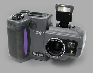 Nikon 995